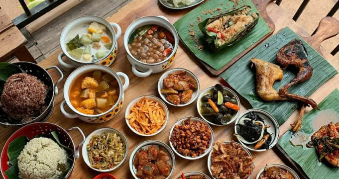 10 Rekomendasi Kuliner Bandung dengan Rating Tinggi yang Wajib Dicoba